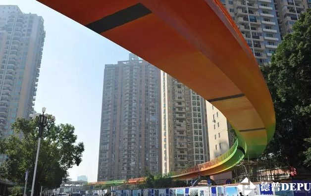 鋼結(jié)構(gòu)天橋