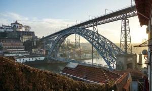 城市人行天橋設計上幾個問題的探討